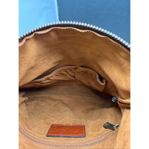 New Patricia Nash Valerie Tooled Leather Foldover Wristlet Sage - Picture 7 of 12